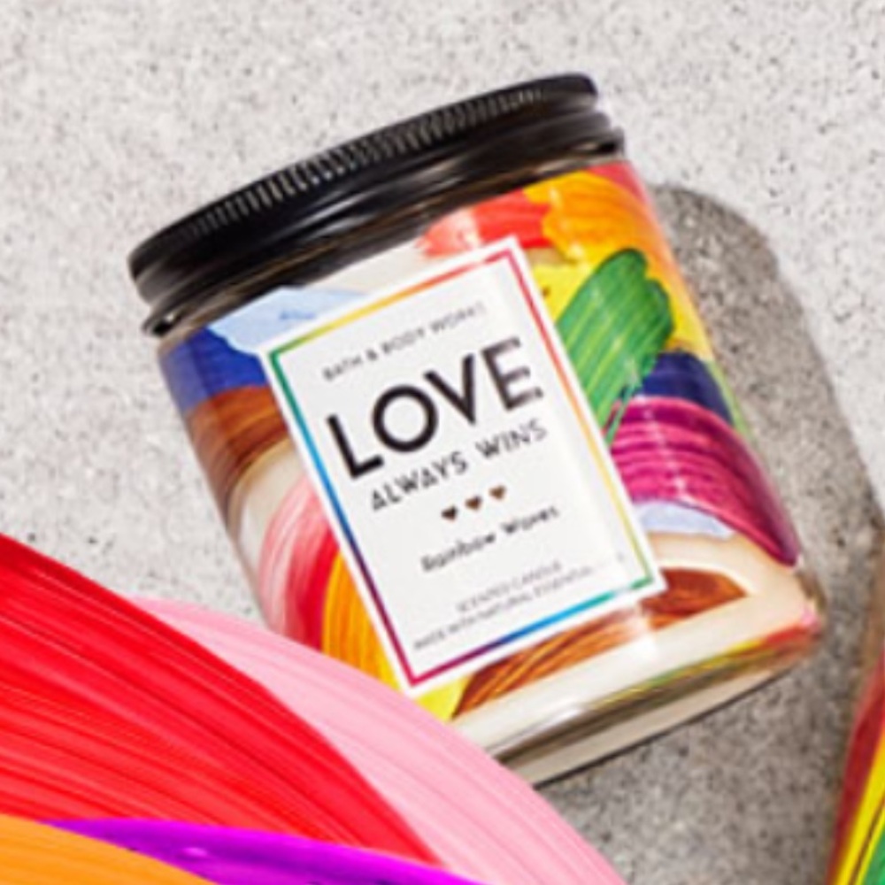 NWT BATH AND BODY WORKS LOVE CANDLE